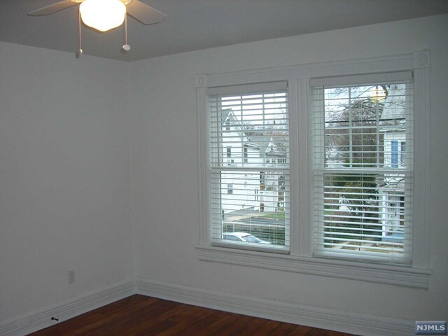 Building Photo - 27 Bellevue Terrace