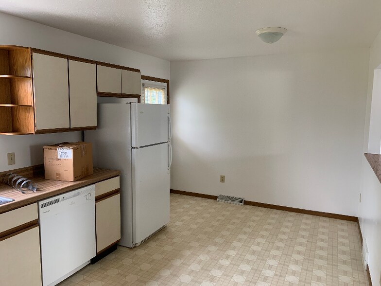 Building Photo - 2903 Hemlock Dr