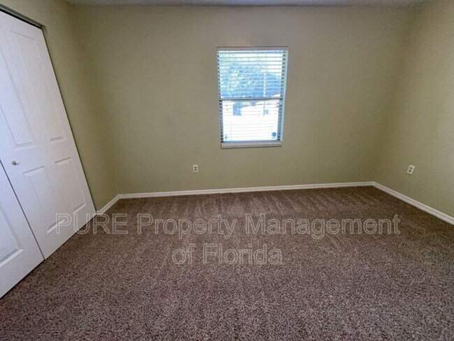 Building Photo - 9 Banyan Course Run