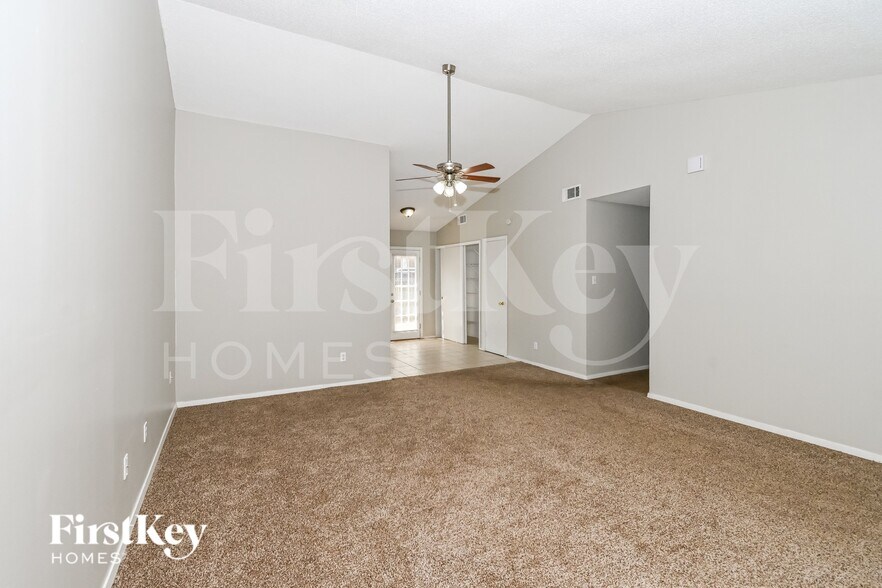 Building Photo - 5765 Ashridge Pl