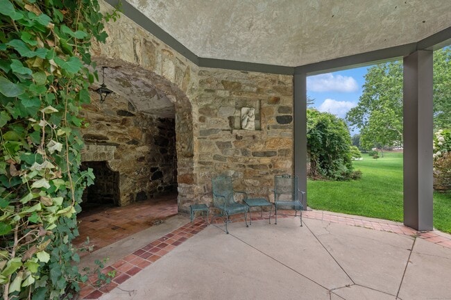 Building Photo - 9 Sherwood Ave