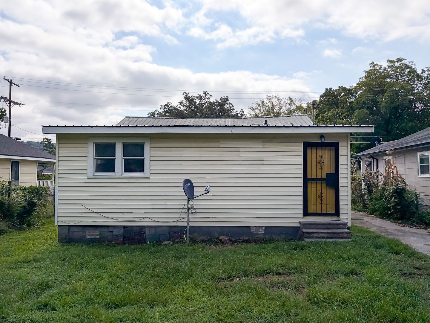 Building Photo - 3507 3rd Ave