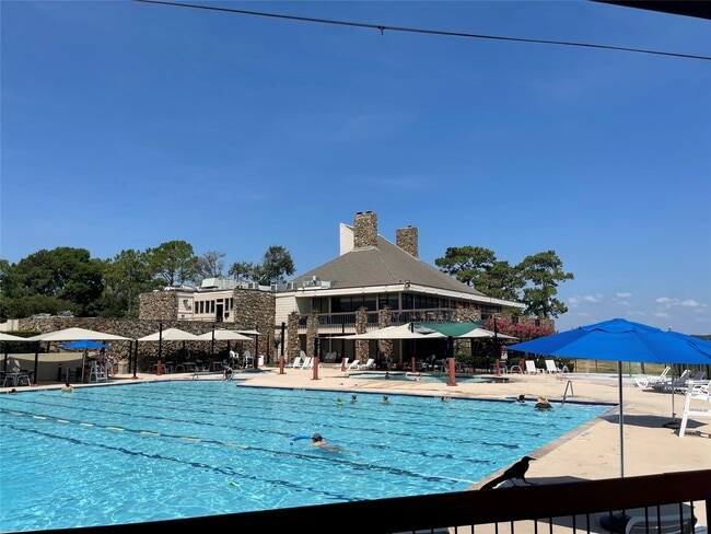 Building Photo - 12900 Walden Rd