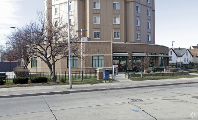 Building Photo - Arlington Court Apartments