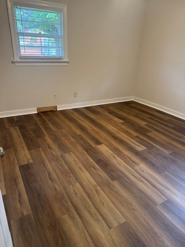 Building Photo - 719 Whitestone Dr