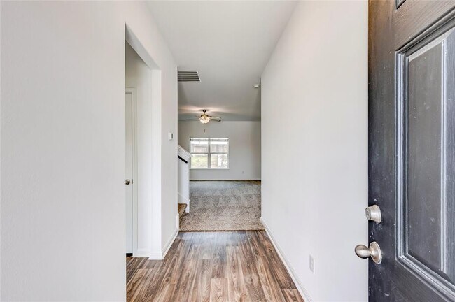 Building Photo - 117 Fairfax Ln