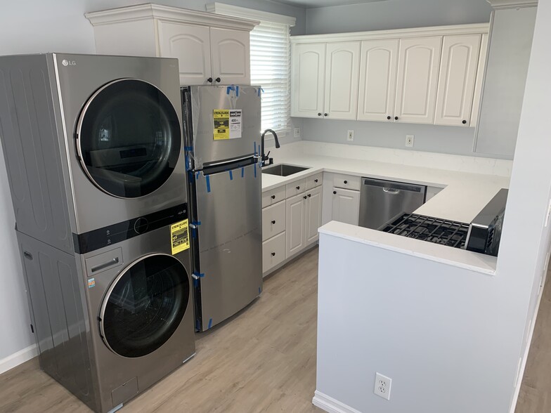 Brand new stainless steel appliances - 630 E San Antonio Dr