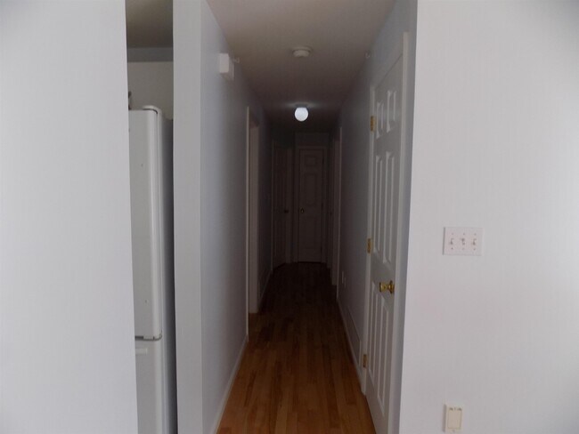 Building Photo - 53 Back River Rd