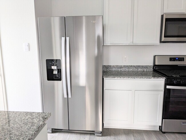 Building Photo - 7102 Sunset Crk Dr