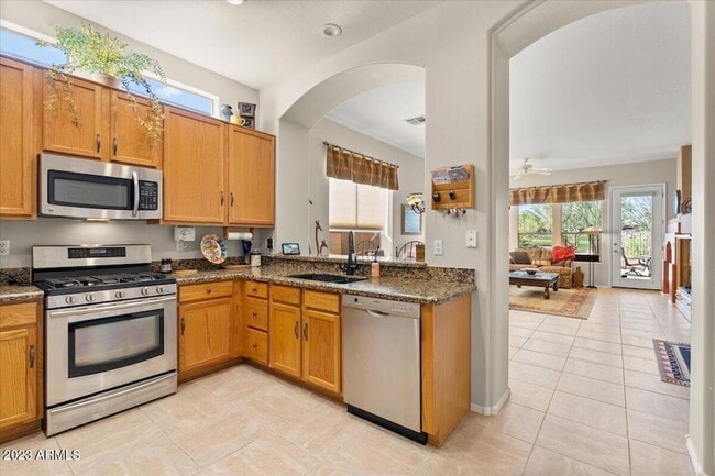 Building Photo - 9670 E Chuckwagon Ln