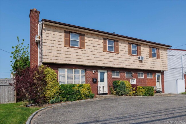 Primary Photo - 3418 Oceanside Rd