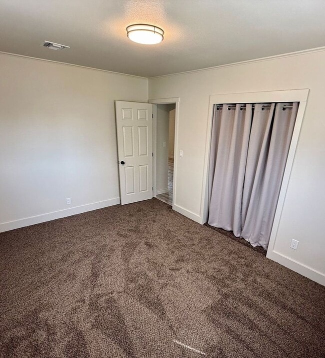 Building Photo - NEW Remodeled 1 Bedroom with BONUS ROOM!