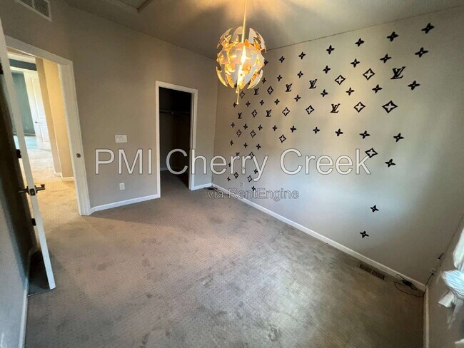 Building Photo - 9010 E Caley Way