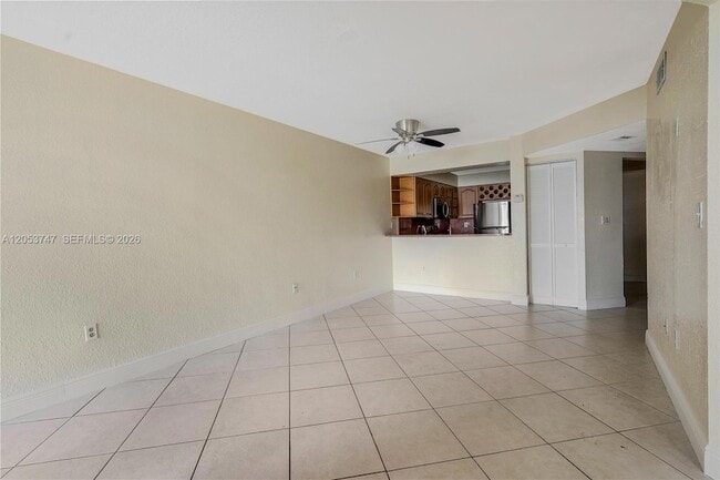 Building Photo - 15545 Miami Lakeway N