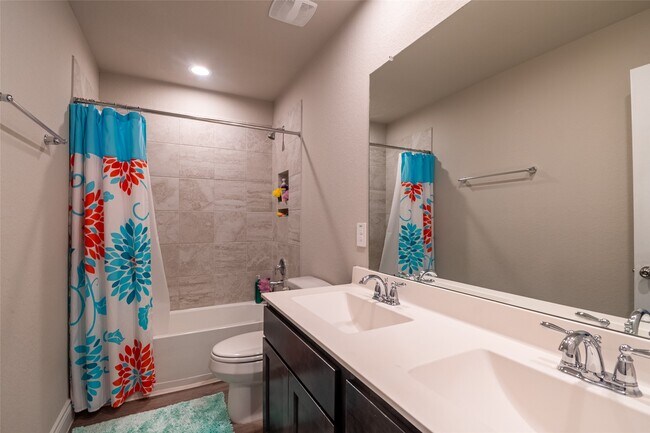 Building Photo - 31219 Gullwing Manor Dr