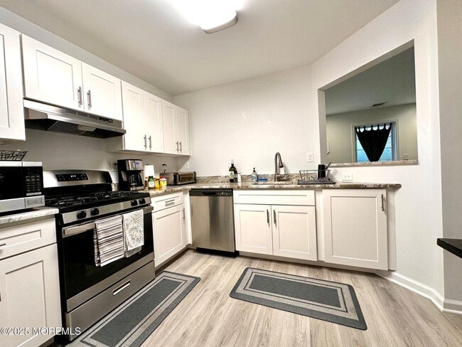 Building Photo - 373 Yorkshire Pl