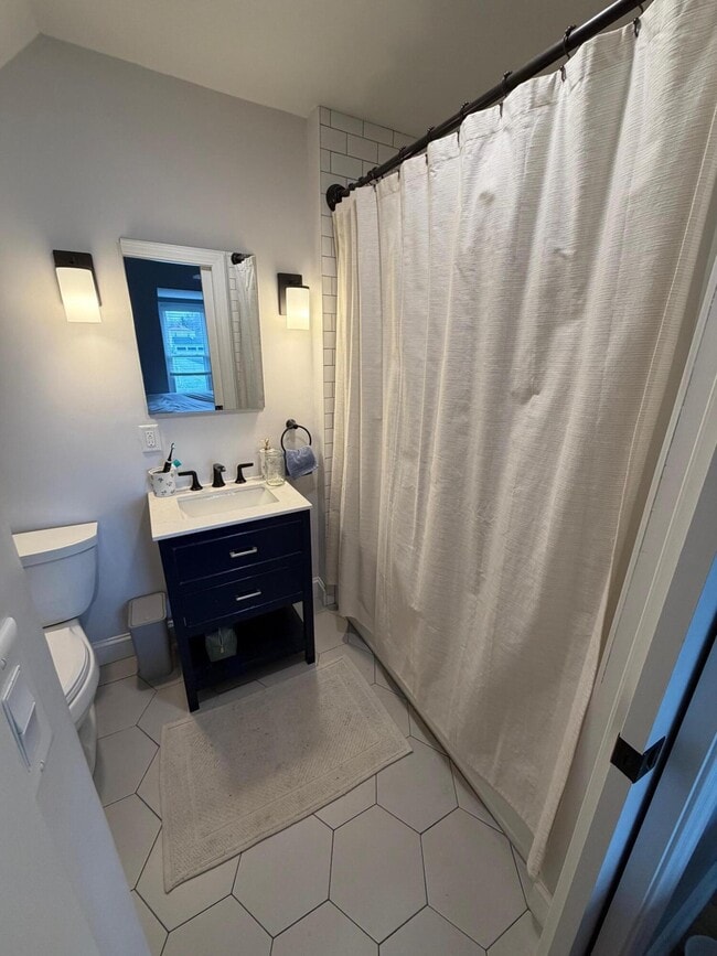 Building Photo - 1396 Fairview Ave