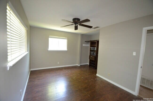 Building Photo - 405 WESTCHESTER-
