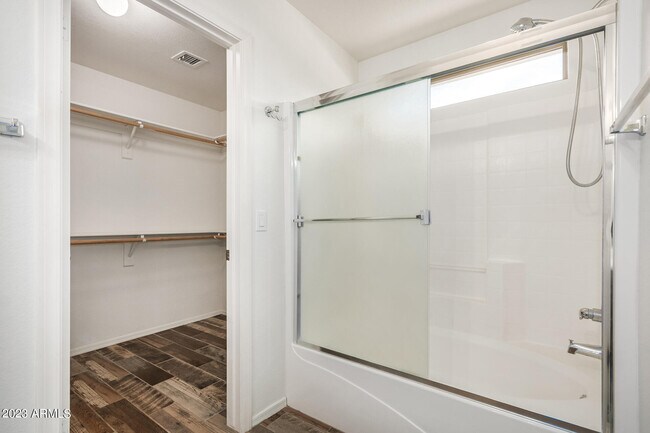 Building Photo - 8617 W Vogel Ave