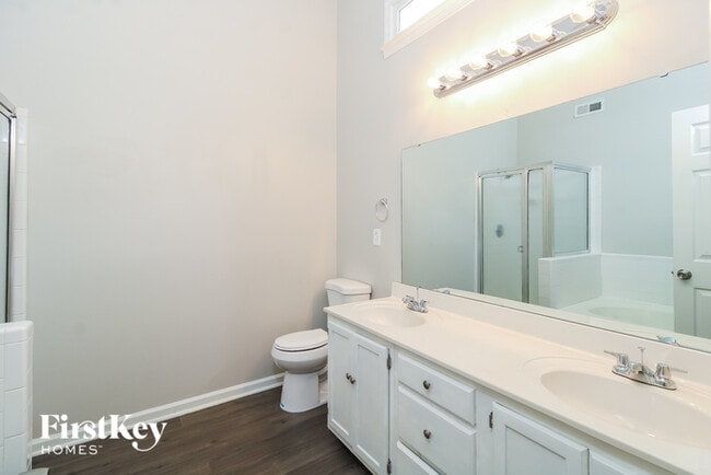 Building Photo - 5802 Chinaberry Pl