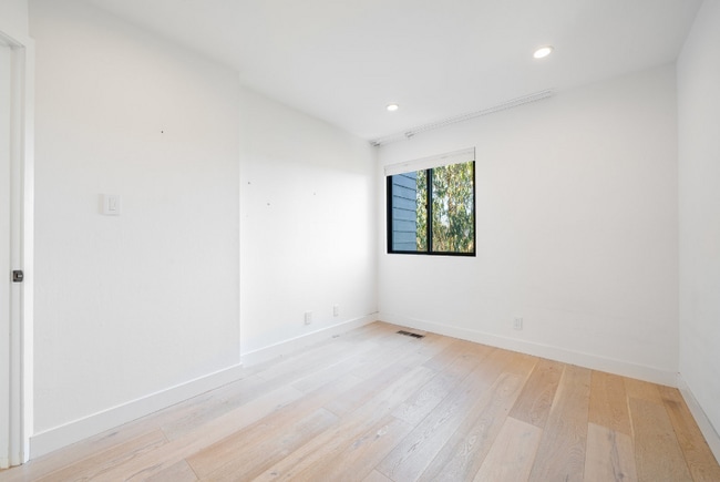 Building Photo - 1716 14th Ave