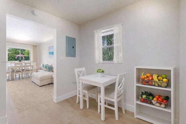 Building Photo - 567 SW 3rd St