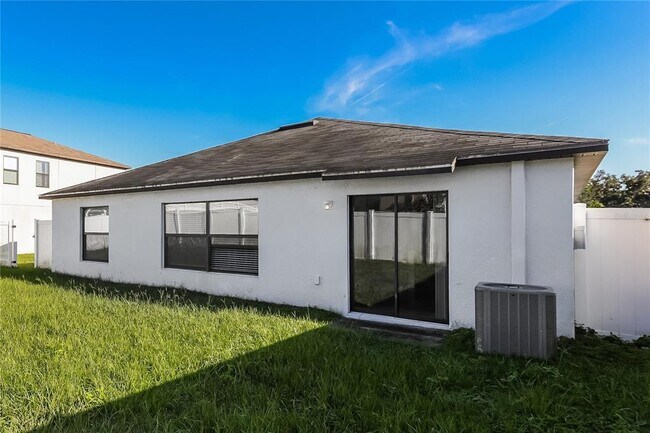 Building Photo - 36124 Stable Wilk Ave