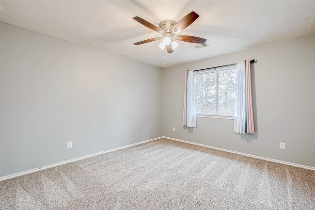 Building Photo - 1430 Natural Pine Trail
