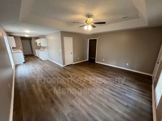 Building Photo - 707 Pine Hill Ct