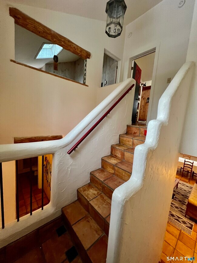 Building Photo - 290 Cliffside Dr