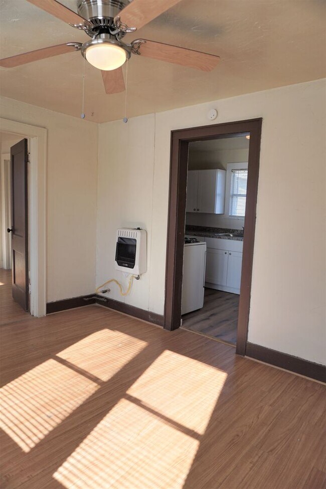 Building Photo - 523 SW 26