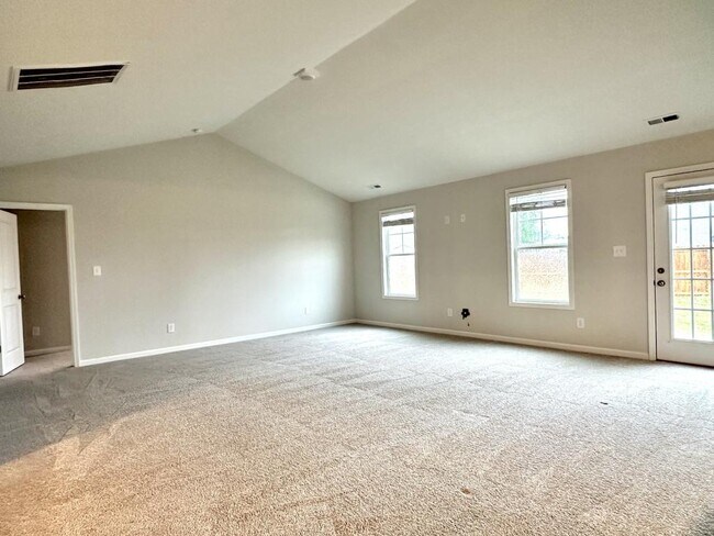 Building Photo - 2102 Roadster Pony Ln