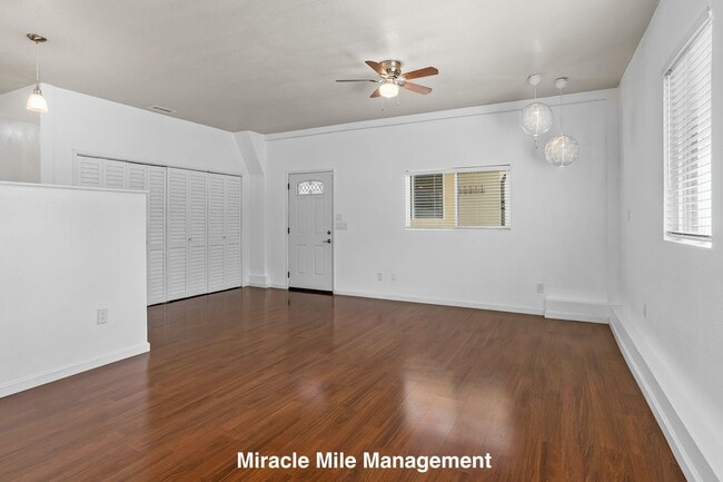 Building Photo - Ranch-Style, Spacious 5 Bedroom Home is De...