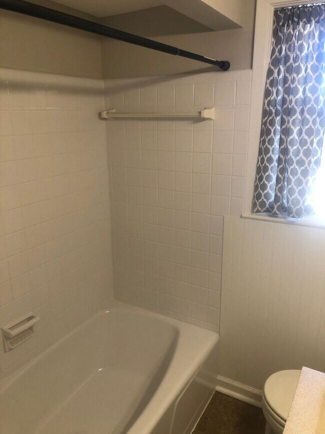 Building Photo - 4113 Acacia Dr