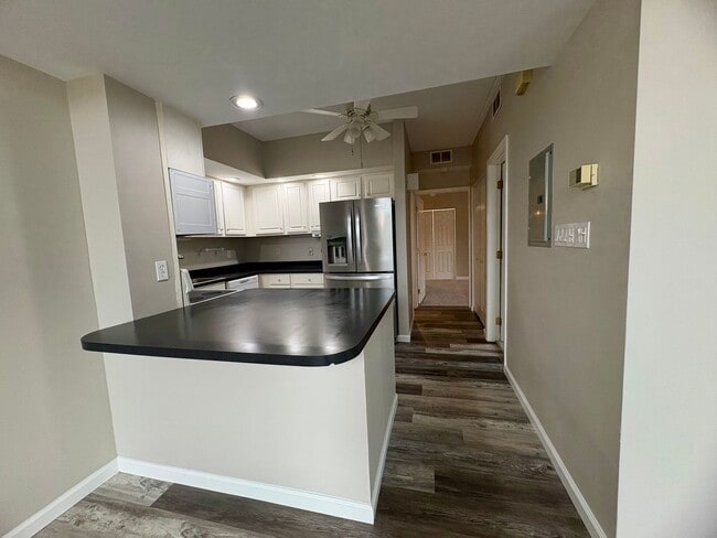 Building Photo - 2 Bedroom 2 Bathroom in Woodland View Harr...