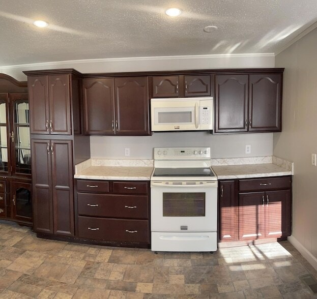 Building Photo - 3840 Forestview Dr NW