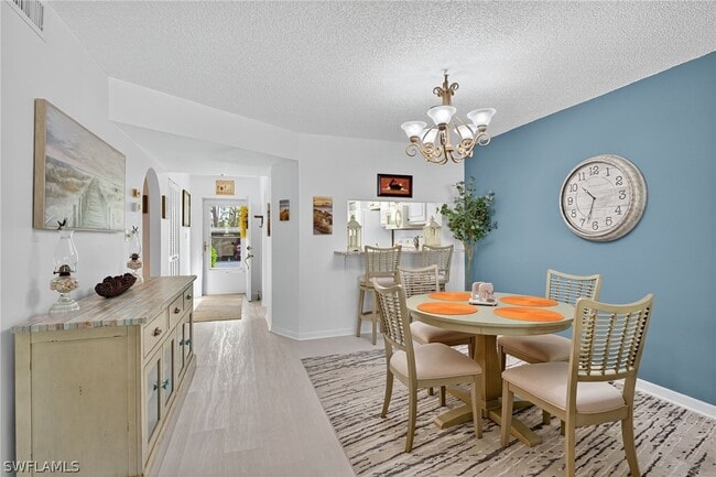 Building Photo - 705 Augusta Blvd