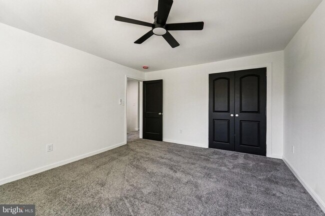 Building Photo - BEAUTIFUL 3 Bedroom 2 Bathroom Home