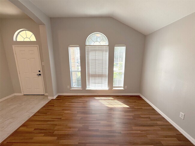 Building Photo - 2414 Alcove Foster Ct