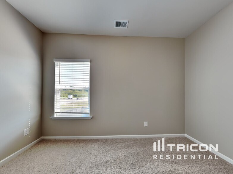 Building Photo - 437 Autrey Dr
