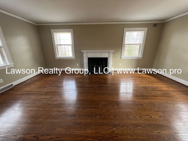 Building Photo - Charming Brick Colonial in South Roanoke