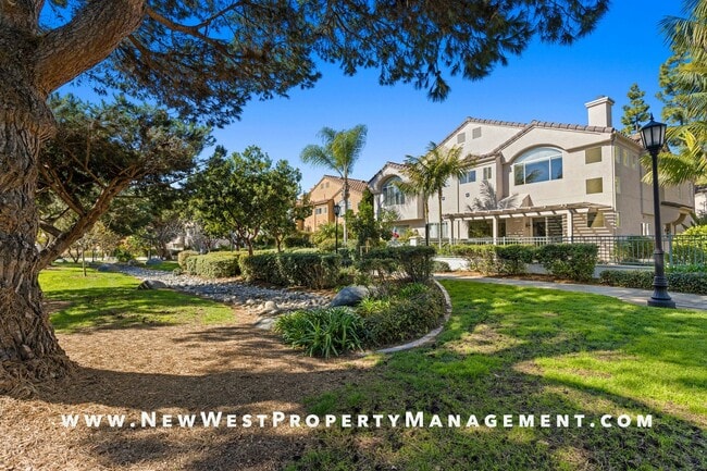 Building Photo - Newly renovated 2-bedroom UTC townhome in the coveted Andria of Renaissance at La Jolla community...