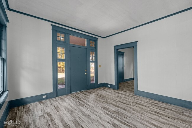 Building Photo - 409 Merrick St