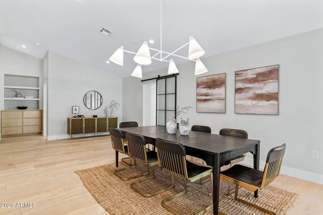 Building Photo - 3842 E San Miguel Ave