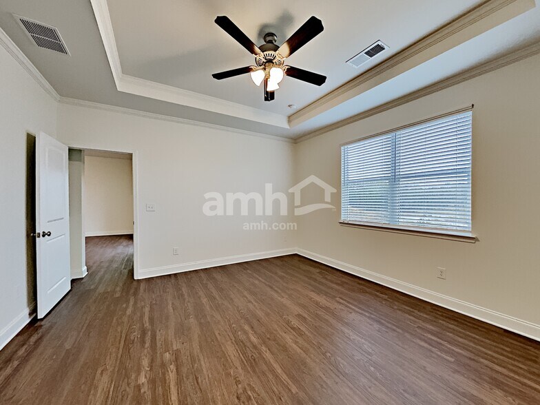 Building Photo - 5120 Smithbriar Dr
