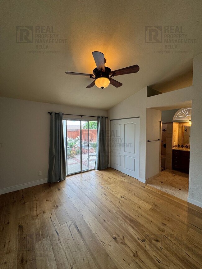 Building Photo - Spacious & Stylish Living in the Heart of Lake Elsinore