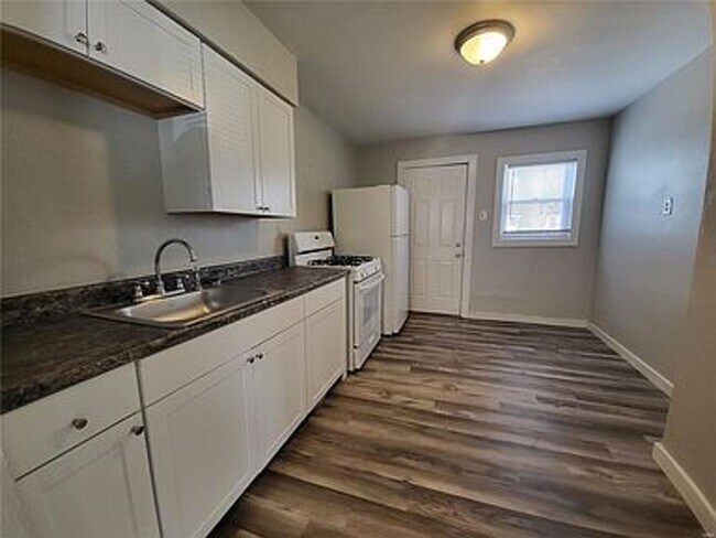 Building Photo - 6156 Jackson Ave