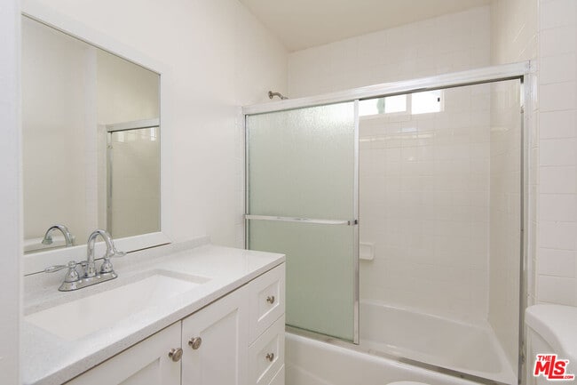 Building Photo - 2132 Cloverdale Ave