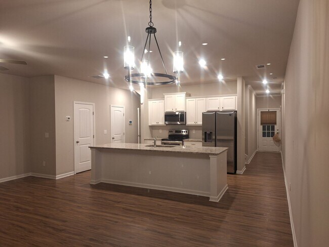 Building Photo - 220 Turner Ln