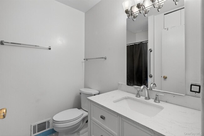 Building Photo - 8 Knightsbridge